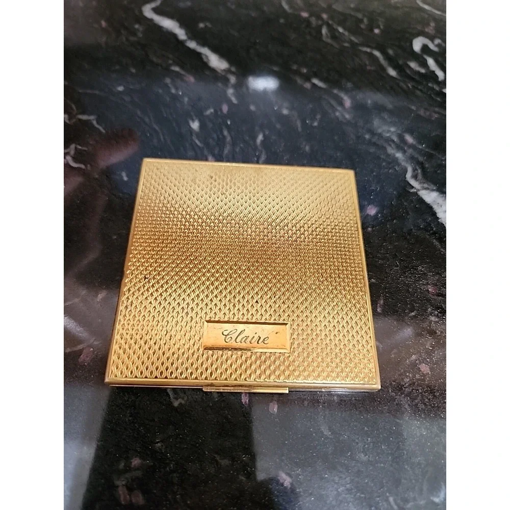 Vintage Elgin American Gold Tone Etched Powder Makeup Compact Monogrammed Claire